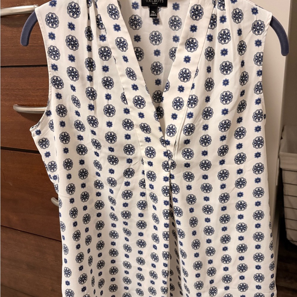 Talbots White and Blue Sleeveless Blouse